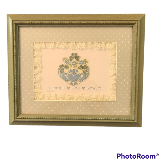 VTG CROSSOAK IND AUTHENTIC PC OF EMBROIDERED ARTWORK "FRIENDSHIP-LOVE-LOYAL" - Picture 1 of 3